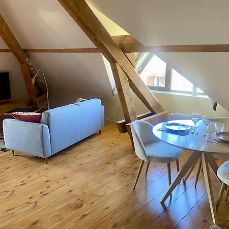 Cosy 40 M2, Climatise, Parking Gratuit *